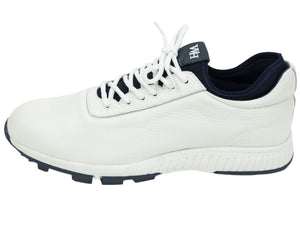 Right's leg white golf shoes